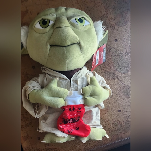 Star Wars Yoda Plush Standing Door Greeter - Picture 4 of 11
